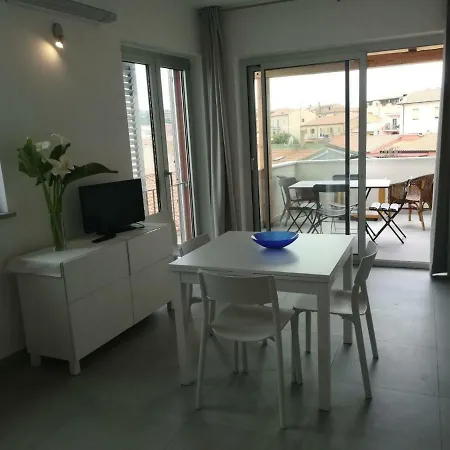 Apartment Maisonettes